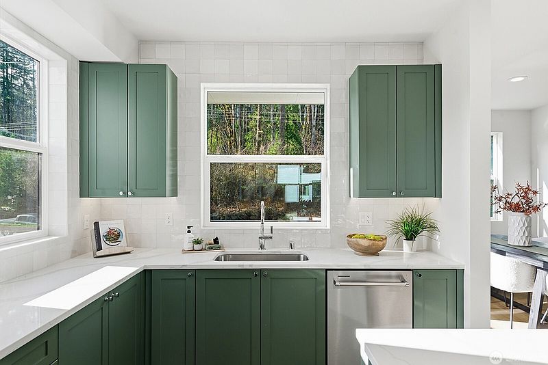 4th image of 795 7th Avenue NW