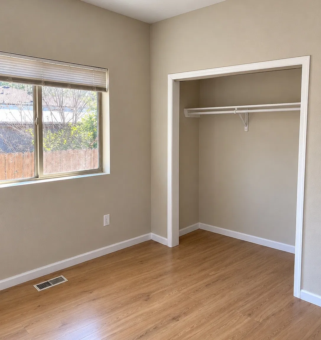 7 bed, 1.0 bath, $790 — Photo 1