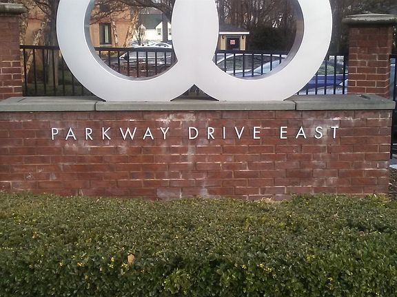 5th image of 60 Parkway Dr E APT 8M