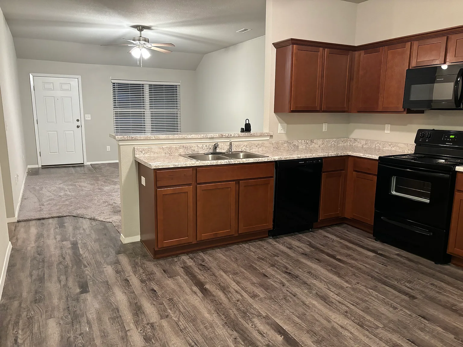 3 bed, 1342 sqft, $1,675 — Photo 4