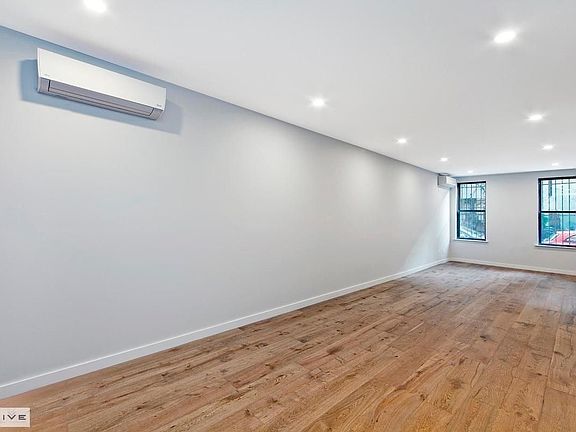 3rd image of 100 Wyckoff St #1GRDN