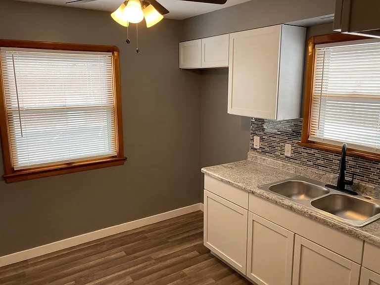 6099 Ridge Rd — Photo 6