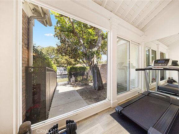 4th image of 1486 Wembley Rd