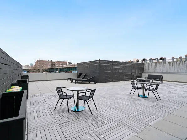 50-11 Queens Boulevard image 30 of 31