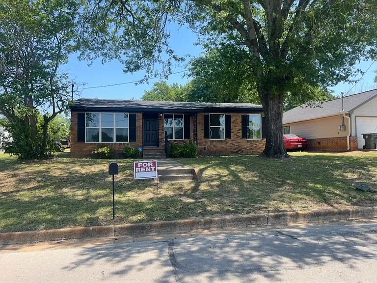 1523 N Englewood Ave — Photo 9