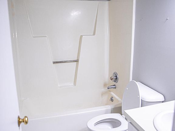 3rd image of 137 Pheasant Court