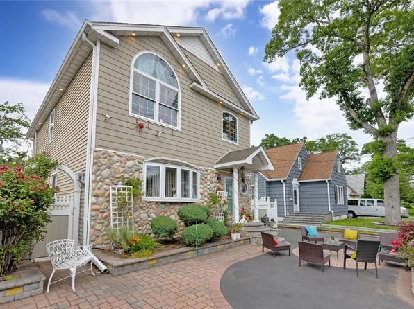 189 Melville Road, Farmingdale, NY 11735