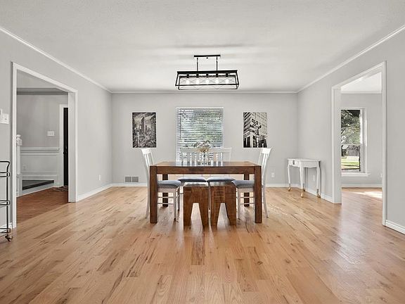 3rd image of 10111 Medlock Dr