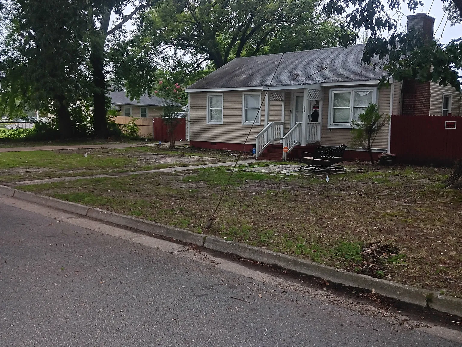 33 Roland Dr — Photo 3