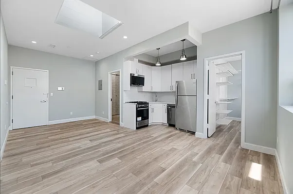 Rented by REAL New York | media 10