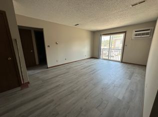 1712 5th St #5, Coralville, IA 52241