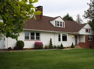 656 Meadow Rd, Bridgewater, NJ 08807