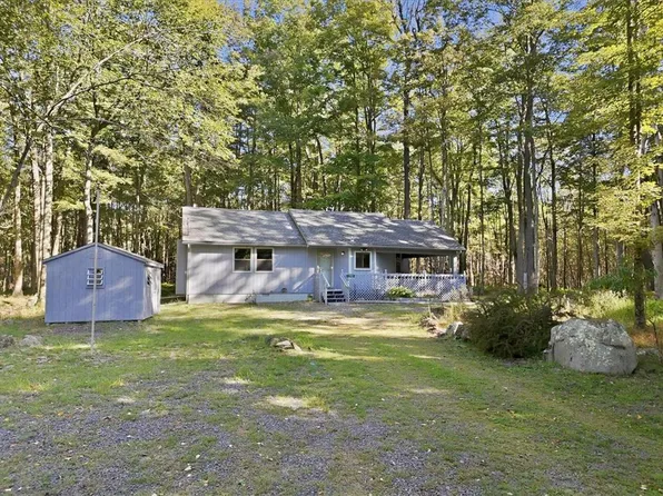 193 Minisink Dr, Pocono Lake, PA 18347