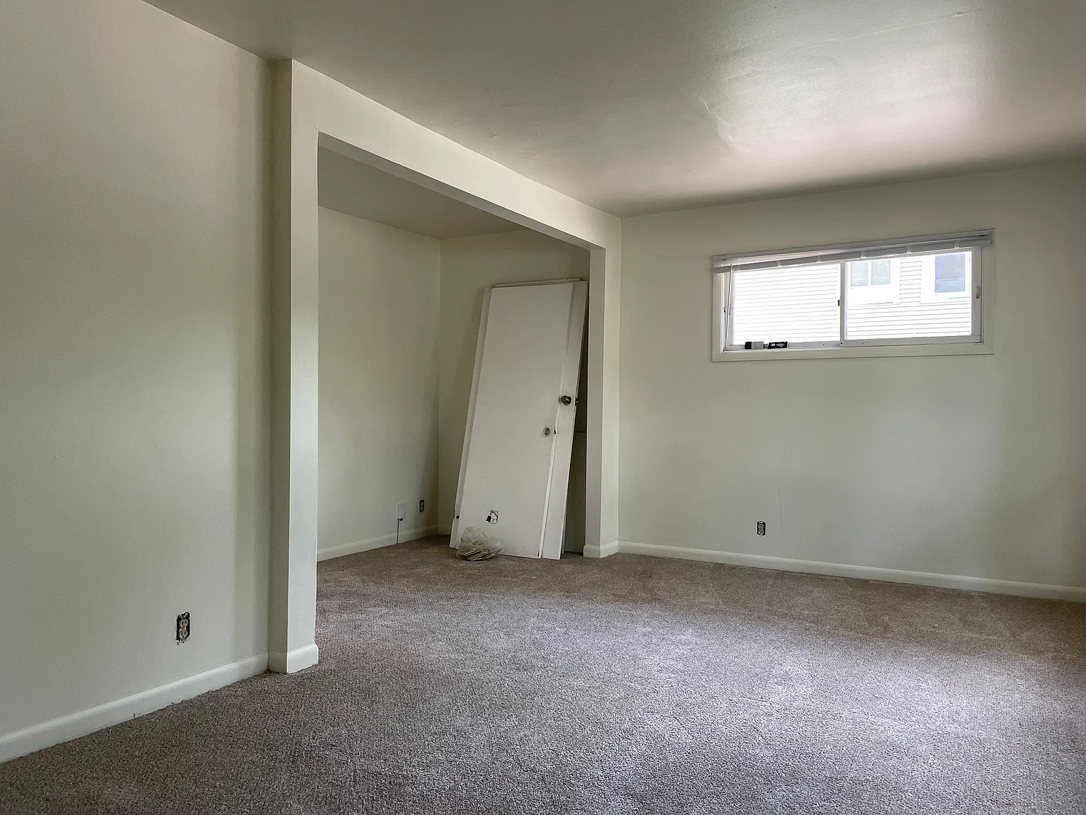 3 bed, 1.5 bath, 1200 sqft, $1,575 — Photo 2