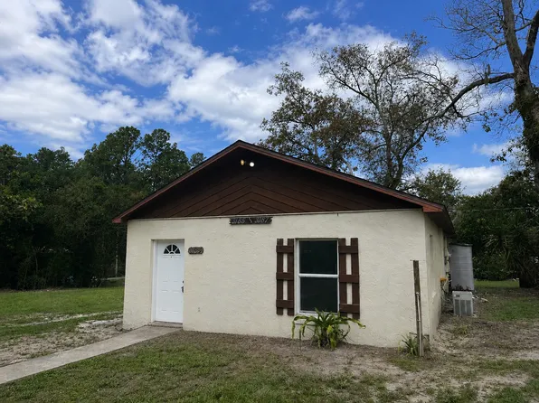 3185 Patsburg Pl, Dade City, FL 33523