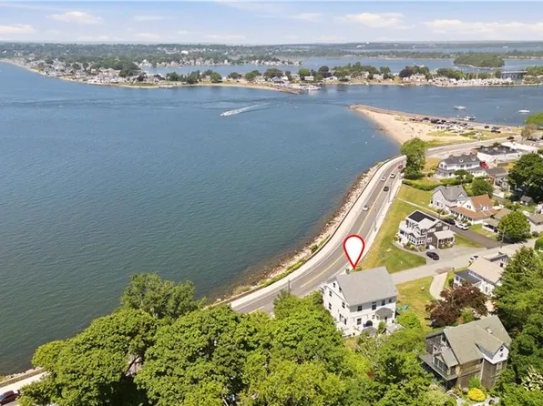88 Hillside Ave, Tiverton, RI 02878