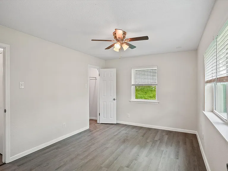 204 Kenway Dr — Photo 12