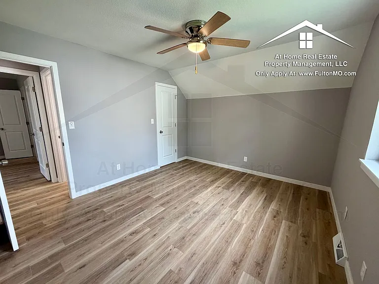 2717 Mayflower Dr — Photo 36