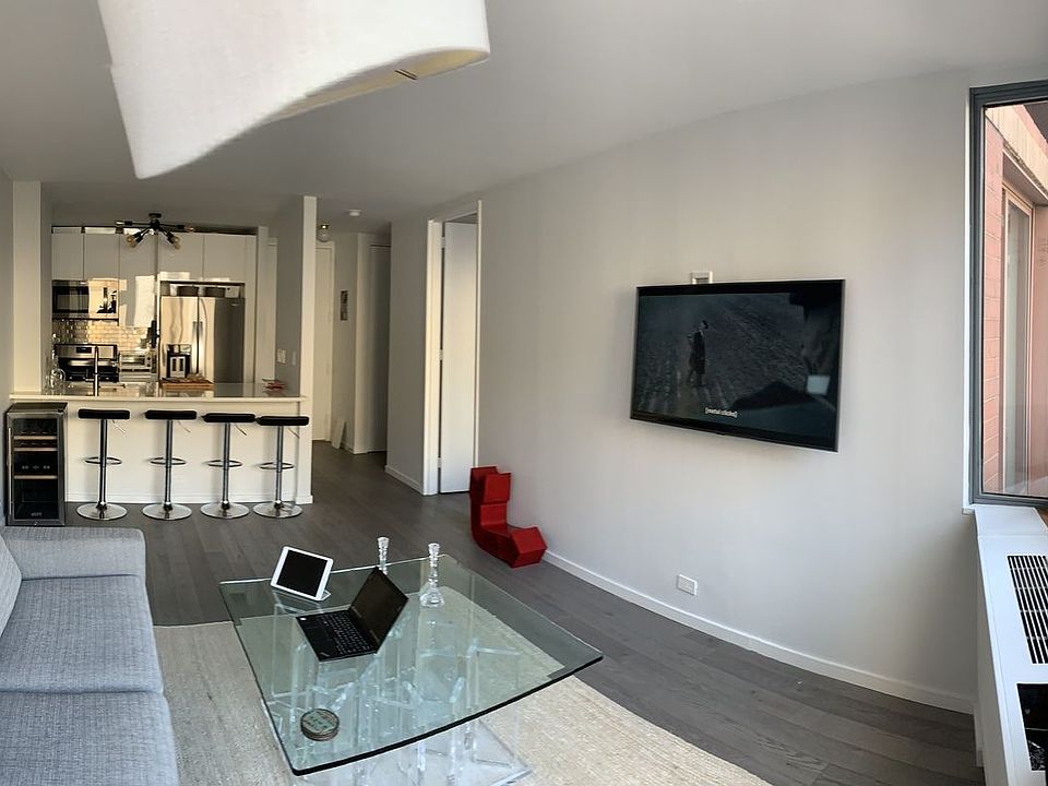 1st image of 393 W 49th Street 3t #3T
