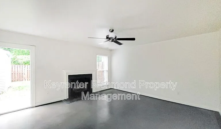 10800 Smithers Ct — Photo 7
