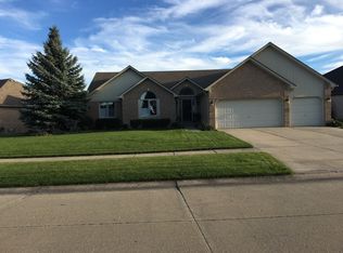 20054 Ramblewood Dr, Macomb, MI 48044