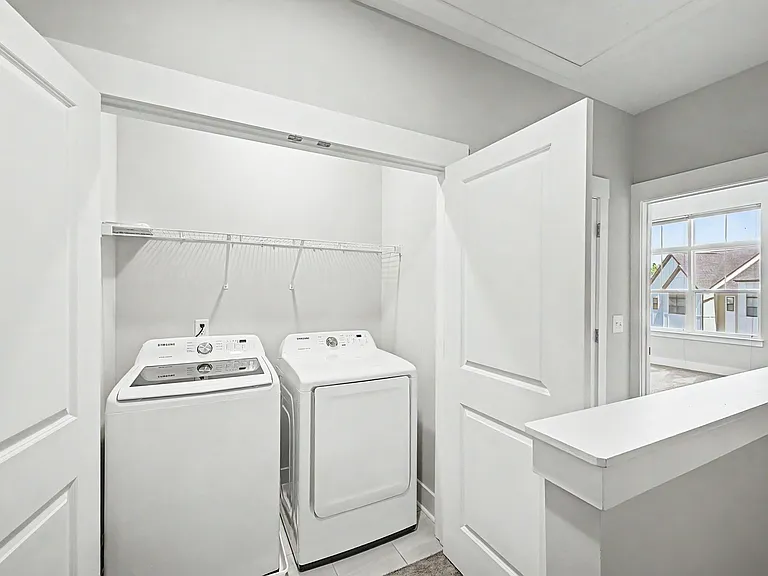 221 Stonecrest Cir — Photo 39