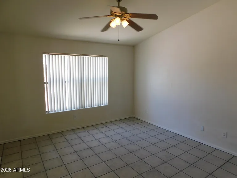 2430 E Fairview St — Photo 8