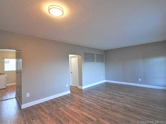 4th image of 10200 E Bay Harbor Dr APT 10D