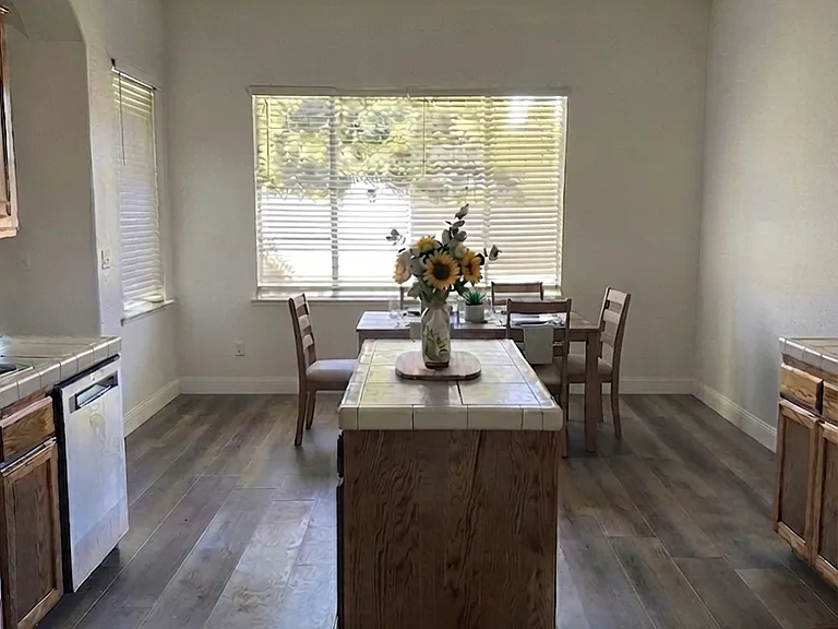 9226 N Jade Ave — Photo 4