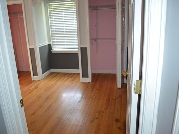 4th image of 2325 Bittle Ave