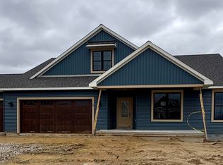 160 Queens Creek Dr, Frankenmuth, MI 48734