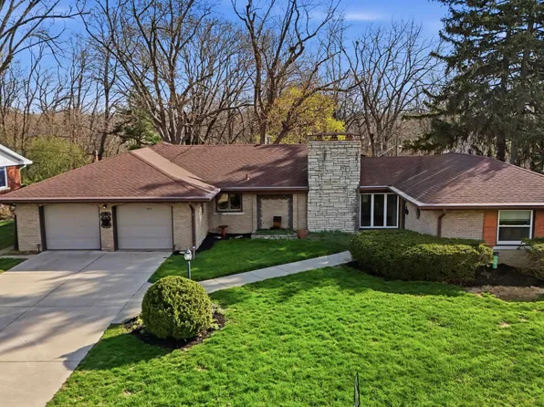 4042 N Brookmont Rd, Peoria, IL 61614