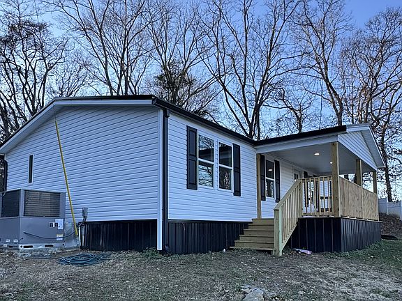 4th image of 162 Lisa Dr