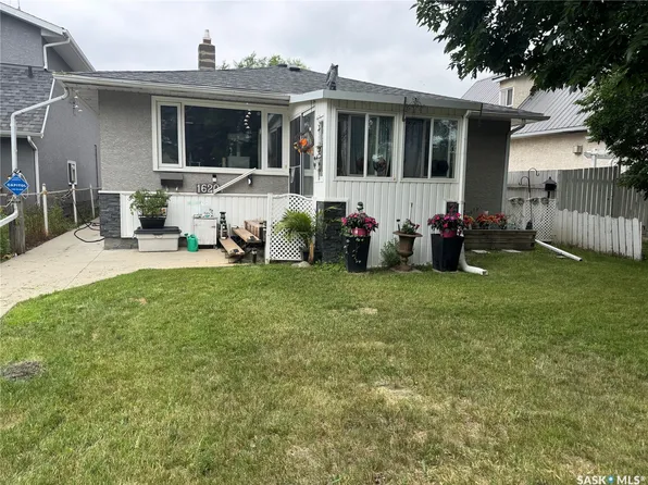 1620 Rothwell Street, Regina, SK S4N 3B8
