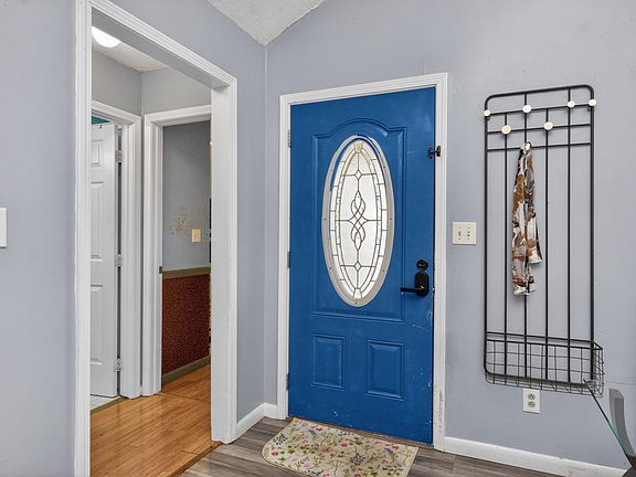 5th image of 104 Berkley Ln