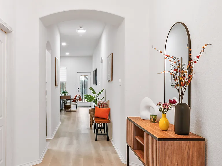 Bigleaf Dr — Photo 3