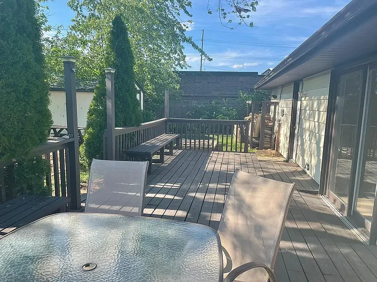 1210 Fairlane Dr — Photo 4