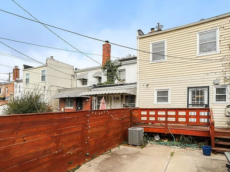 3351 Clay St NE — Photo 36