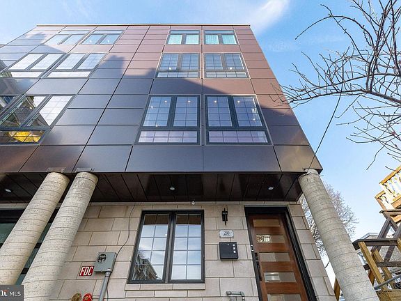 3rd image of 250 Gate St