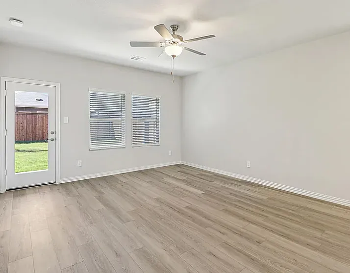 1122 Old Stead Dr — Photo 5