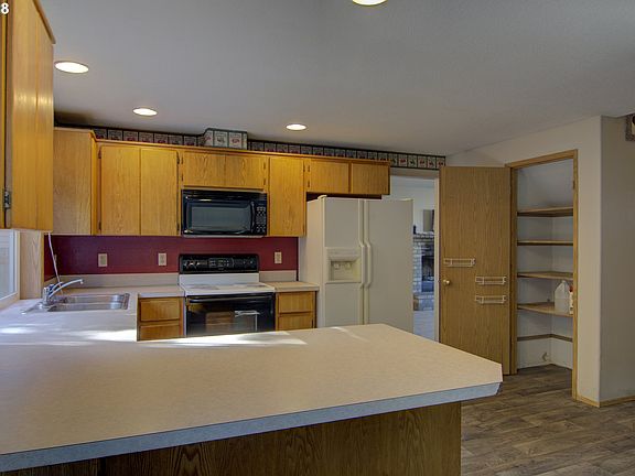 5th image of 7105 NE 165th Ave