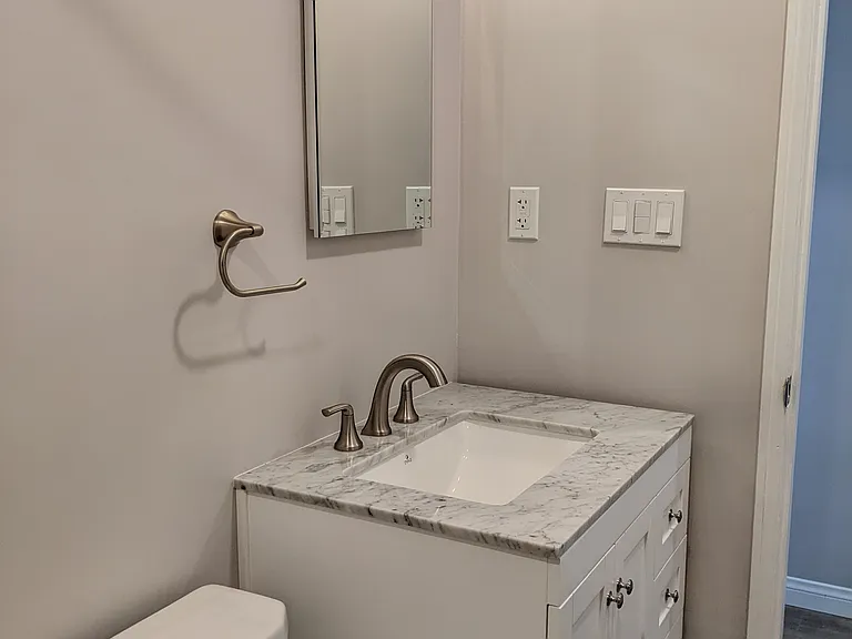 5636 Cedros Ave — Photo 13