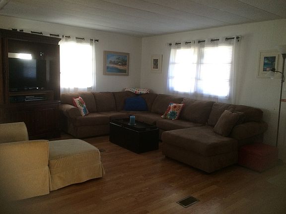 2nd image of 2510 Sylvia Ln