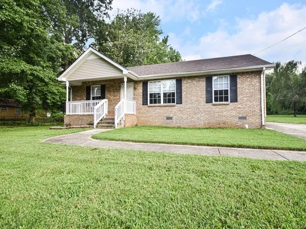 612 Chestnut Ridge Dr, Clarksville, TN 37042