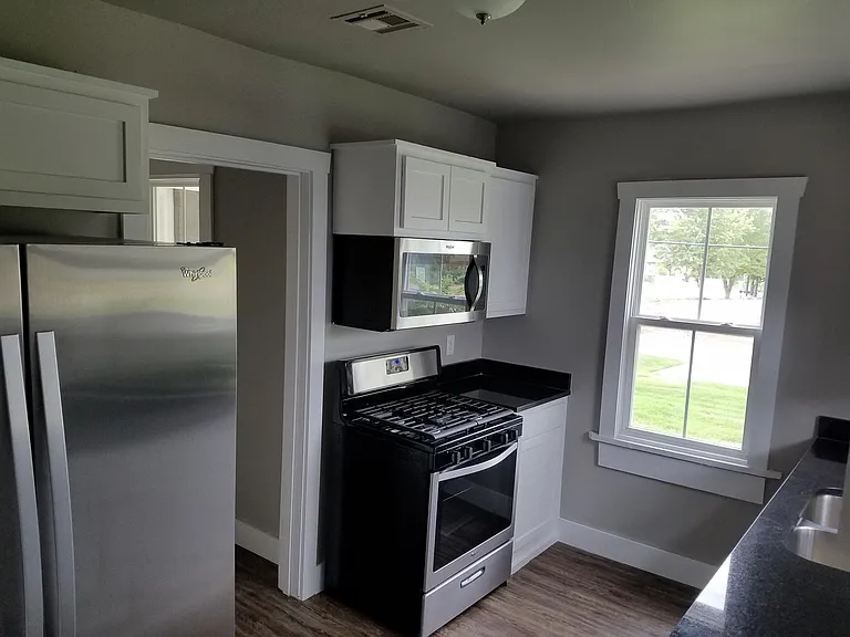 1321 N Klein Ave — Photo 4