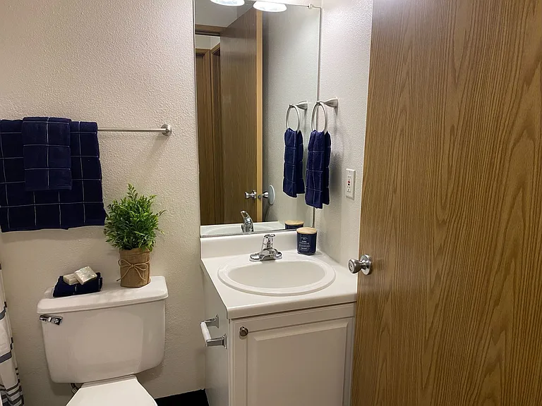 The Heights Apartments — Photo 37