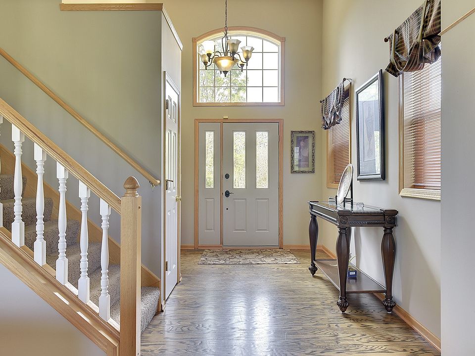 1st image of 742 Tilia Ln