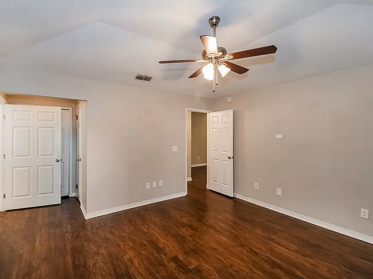 8468 Hamden Rd — Photo 11