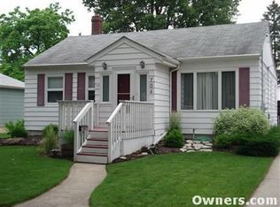 704 N 13th St, Dekalb, IL 60115