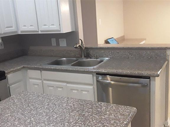 2nd image of 1033 Vestal Ln